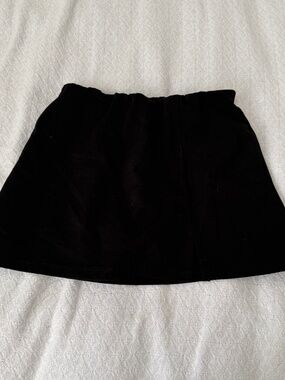 american eagle skirt   size small  details: -no flaws  -elastic waistband  -colo